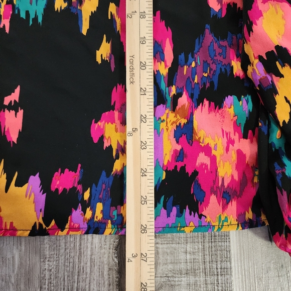 Colorful Abstract Women's Top - Picture 5 of 8